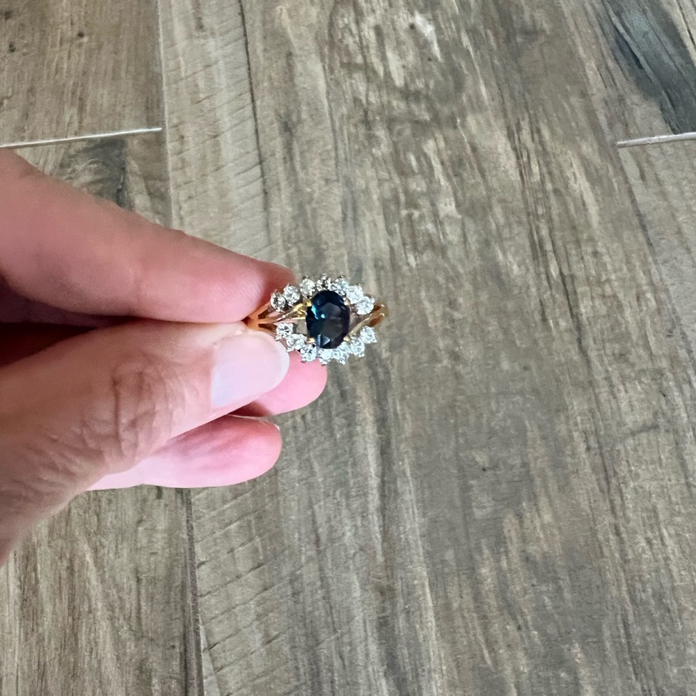Blue Gemstone & Rhinestone Ring - Picture 4 of 4